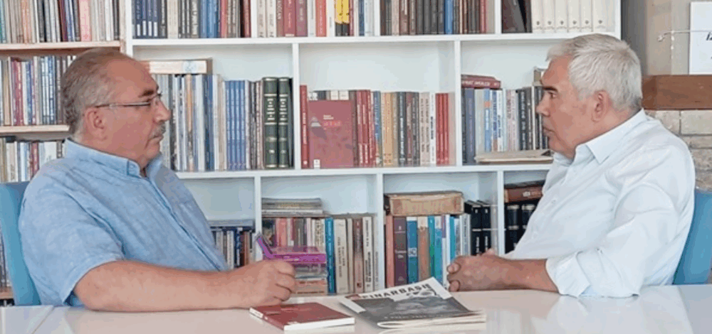 ŞAİR YAZAR MEHMET GÖZÜKARA İLE EDEBİYAT EKSENİNDE SÖYLEŞİ.