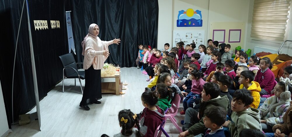 Edebiyatın Şehrinde Minikler Masal Yolculuğuna Çıktı.