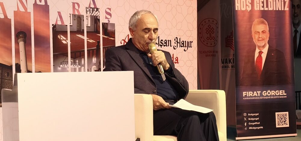 Nurullah Genç, Ramazan Akşamını Şiirleriyle Süsledi.