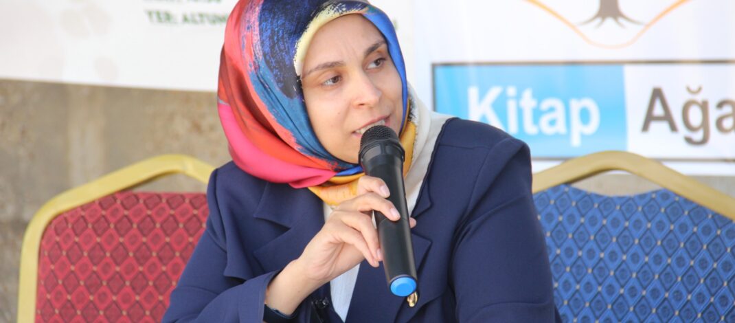 Edebiyat Şehri Afşin Kitap İmza Günleri Yazar Ayşe Arslan ile başladı.
