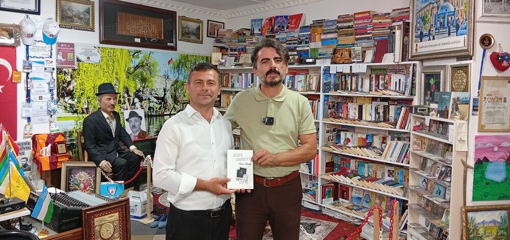 Ebuzer Kalender; Yazmak güzel bir İletişim aracıdır”